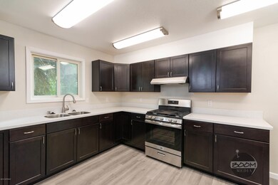 Gorgeous cabinets/quartz countertops