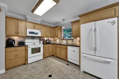 25506 Spring Ridge Dr, Spring, TX 77386 - photo 7