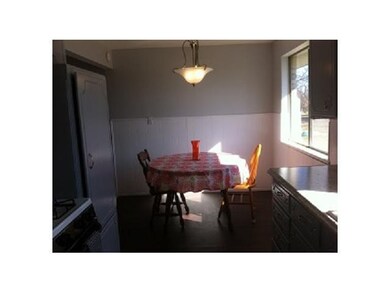 Kitchen. Great breakfast area fits a nice sized ta