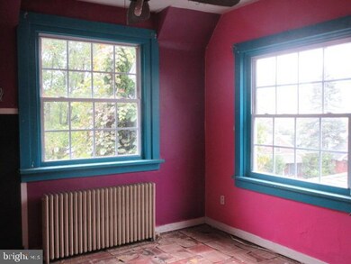 942 Upland Ave, Reading, PA 19607 - photo 6