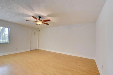 419 Meadows Cir, Boynton Beach, FL 33436 - photo 6