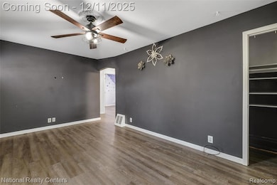 12173 Pearl St, Southgate, MI 48195 - photo 5