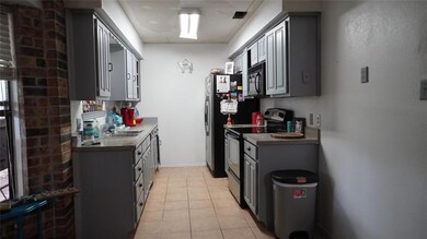 1200 Sandstone Dr, Cleburne, TX 76033 - photo 2