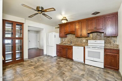 6749 W Windsor Ave, Phoenix, AZ 85035 - photo 5