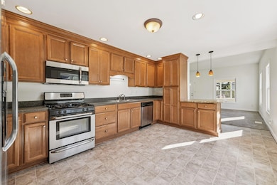 11-web-or-mls-Winslow Ave-S2609-011.jpg