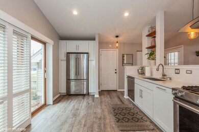 1073 Oswego Rd, Naperville, IL 60540 - photo 3