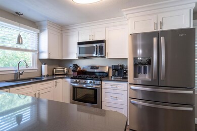 51 Albury Stone Cir unit U193, Nashua, NH 03063 - photo 7