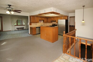 Dining Area & Kitchen