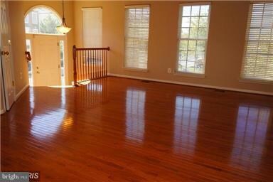 42728 Rolling Rock Square, Chantilly, VA 20152 - photo 2