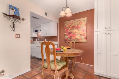 722 E Cochise Dr unit B, Phoenix, AZ 85020 - photo 6