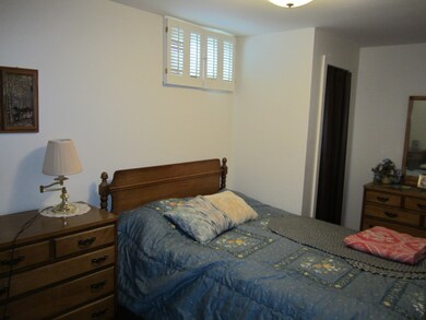 Bedroom in Lower Level<|><|>