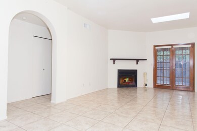 Living room (2)