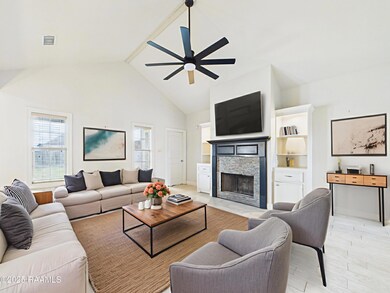 403 Hill Ridge - Interior - Living RM_02