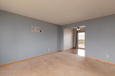 3912 Onawa Dr, Waterloo, IA 50701 - photo 7