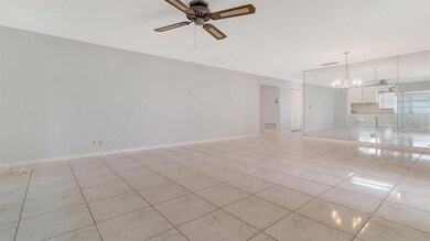 Living area (3)
