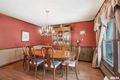 4203 Forest Rd, Davenport, IA 52807 - photo 7