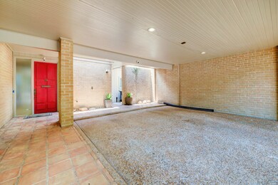 13 Bayou Shadows St, Houston, TX 77024 - photo 4