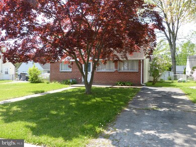 821 Bobwhite Ln, Secane, PA 19018 - photo 4