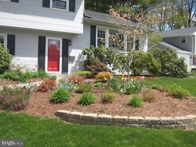 233 Midway Dr, Morrisville, PA 19067 - photo 2