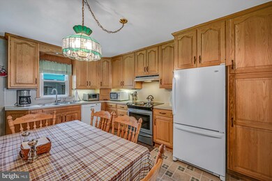 1401 Old Fritztown Rd, Reading, PA 19608 - photo 7