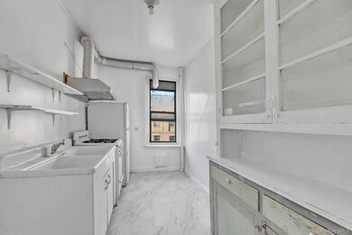 825 Walton Ave unit 5F, Bronx, NY 10451 - photo 3