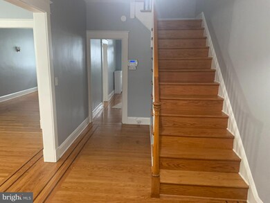 638 Wildwood Pkwy, Baltimore, MD 21229 - photo 2