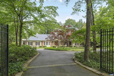 1480 Garth Gate Ln, Charlottesville, VA 22901 - photo 2