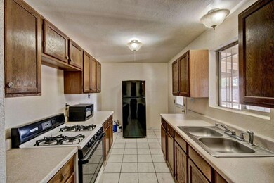 6 kitchen 4