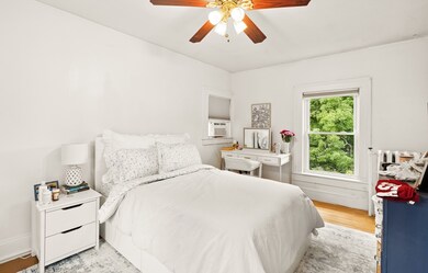 1136 N Pleasant St, Amherst, MA 01002 - photo 4