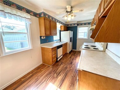 1520 W 2nd St N, Newton, IA 50208 - photo 5