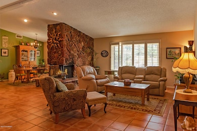 315 VVSR Living Room