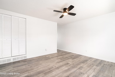 11806 Mondamon Dr, Louisville, KY 40272 - photo 5