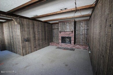 Case 263-545116 - 14 Elmwood - Living Ro