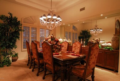 009_Dining