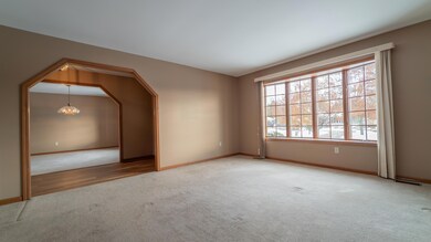 312 Fairfield Dr, Crown Point, IN 46307 - photo 4