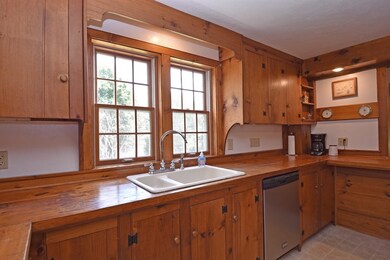 122 Cross St, Lunenburg, MA 01462 - photo 6