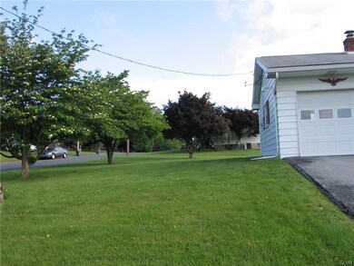 923 Kossuth St, Freemansburg, PA 18017 - photo 3