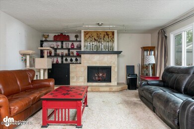 05-Living Room_MAX3512