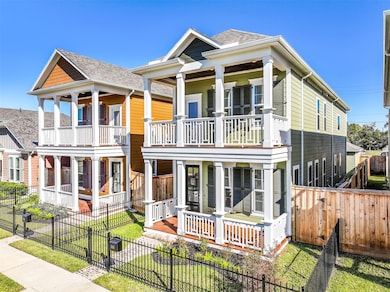 2521 S Houston Ave, Pearland, TX 77581 - photo 2