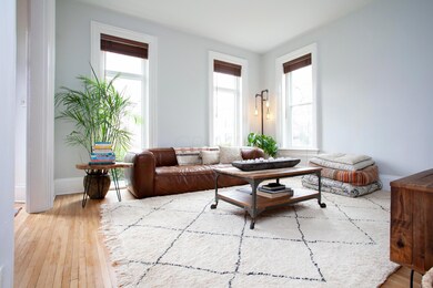 158 W Central_006