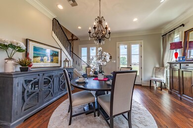 Foyer & Dining area