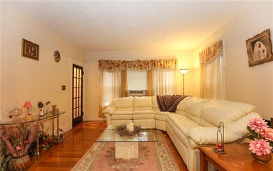 1st floor living room