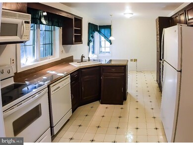 135 Chandler Dr, West Chester, PA 19380 - photo 6