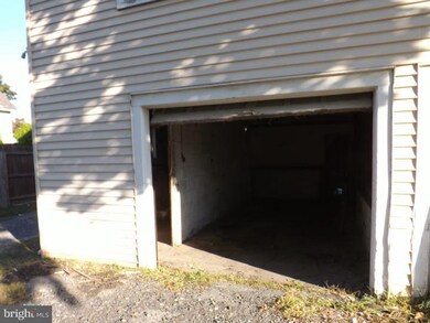 224 E Broad St unit 5, Quakertown, PA 18951 - photo 2