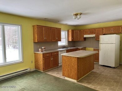 16 Victoria Cir unit L10A, Jefferson Township, PA 18436 - photo 4