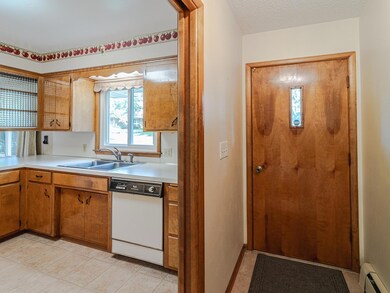 15113 Williston Ln, Minnetonka, MN 55345 - photo 3