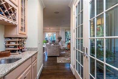 Wet bar in between living room, family room and sc