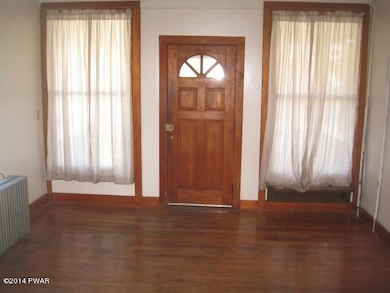 640 Paupack St, Hawley, PA 18428 - photo 4