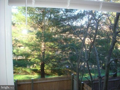 8546 Barrington Ct unit 930, Springfield, VA 22152 - photo 3