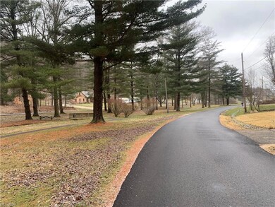 View to the lake, short walking distance.